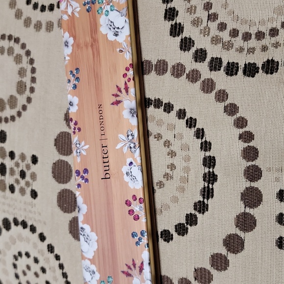 Butter London Natural Goddess Eyeshadow Palette - Picture 3 of 4